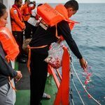 keluarga-yudistiro-tabur-bunga-di-selat-sunda-1789733748777_169